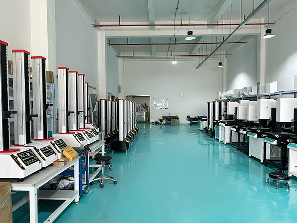 材料試驗(yàn)機(jī)生產(chǎn)車間